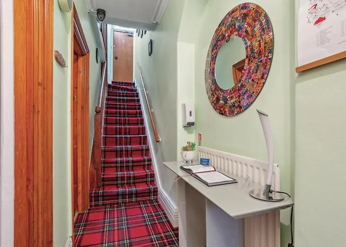 Dunvegan Guest house 3*