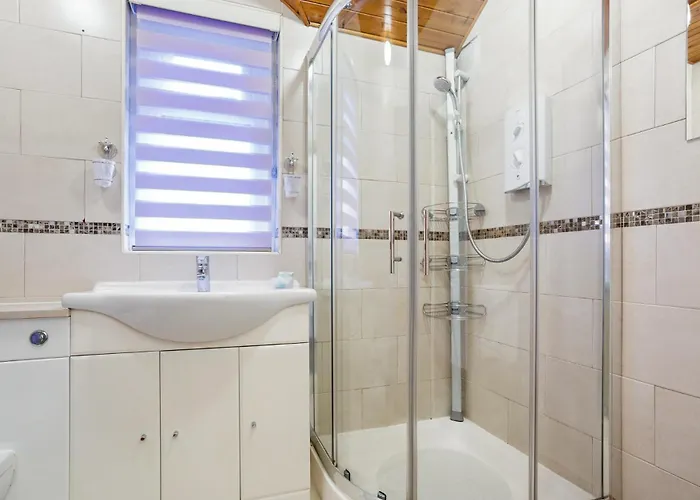 Dunvegan Guest house 3*